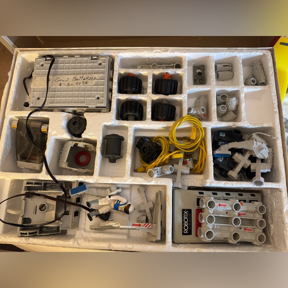 Vintage Robotix R-2000 Motorized Building System 1984 MB Tested‎ - Picture 5 of 15
